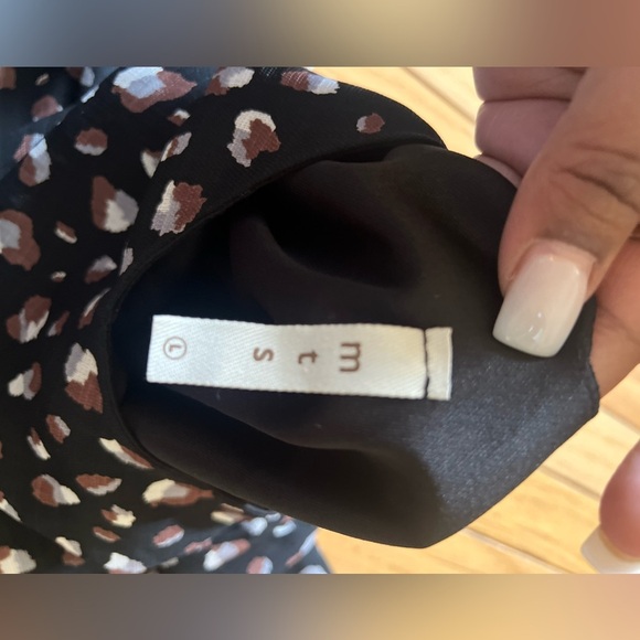 mts shirt blouse Women’s Large Vneck Tie Open Back Animal Print Casual Office - Picture 4 of 5